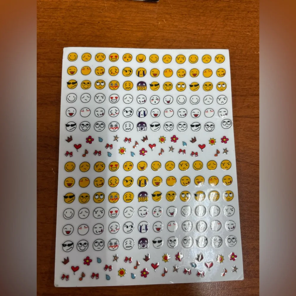 Glow in the dark nail sets & nail stickers